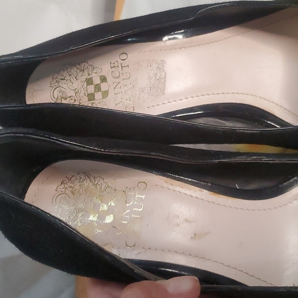 Vince Camuto black suede pointed toe heels Size 7.5 - Picture 3 of 13
